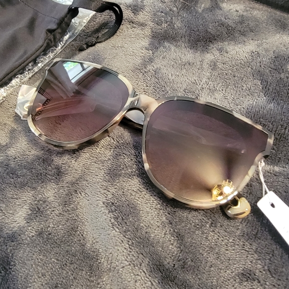 ☆SOLD☆Lele Sadoughi Sunglasses - Picture 4 of 6